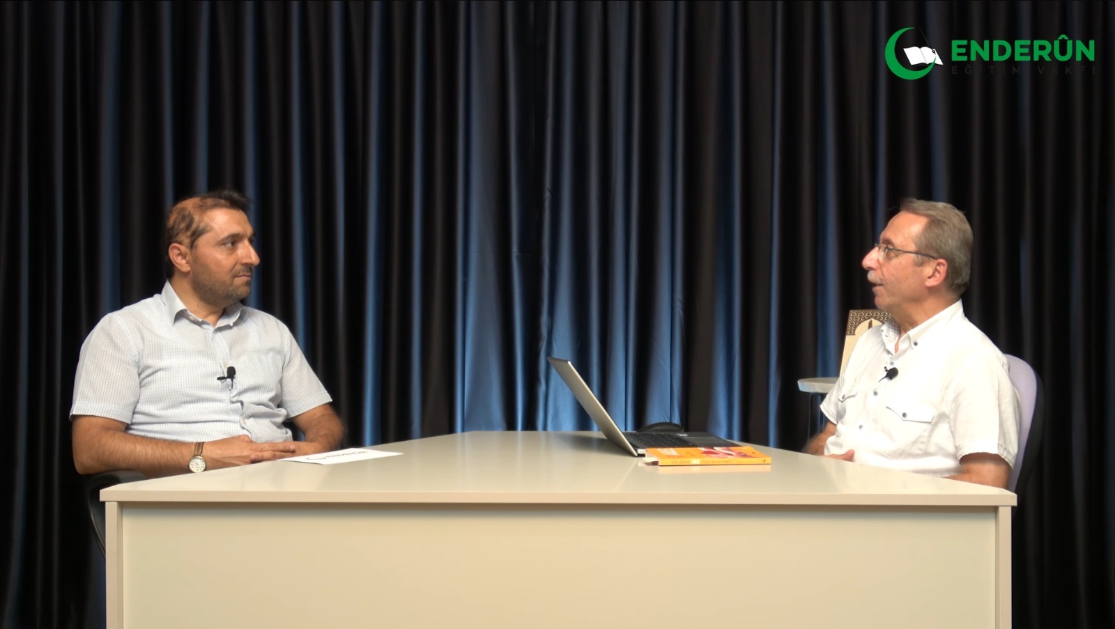 Rauf DENİZLER hocamızla “Huzurlu Aile” üzerine yapılan söyleşi: HUZURLU BİR AİLE